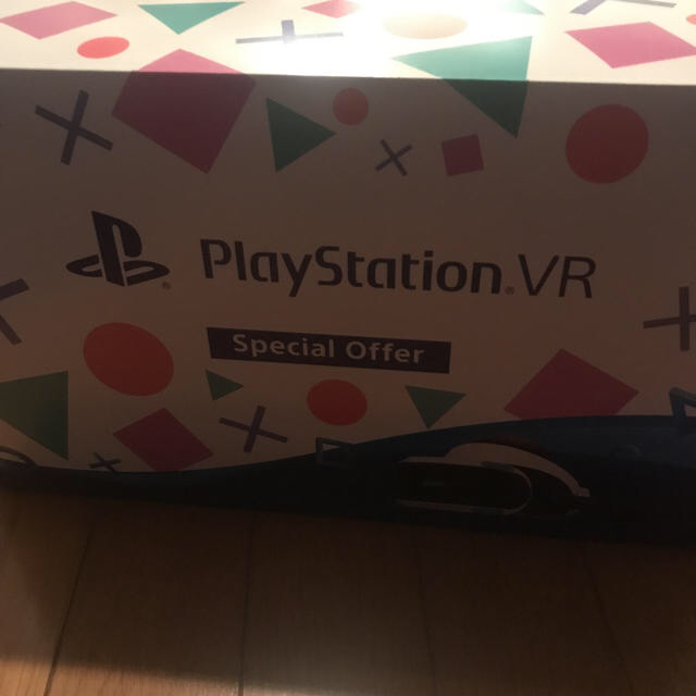 PlayStation VR(プレイステーションヴィーアール)のPlayStation VR 新型の新品・未使用品です エンタメ/ホビーのゲームソフト/ゲーム機本体(家庭用ゲーム機本体)の商品写真