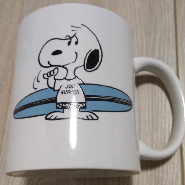 SNOOPY(スヌーピー)の世界一店舗限定　ハワイ ハレイワスヌーピー スヌーピー マグカップ　サーファー エンタメ/ホビーのおもちゃ/ぬいぐるみ(キャラクターグッズ)の商品写真