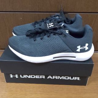 アンダーアーマー(UNDER ARMOUR)のアンダーアーマー スニーカー ランニングシューズ 24,5㎝【新品】(スニーカー)