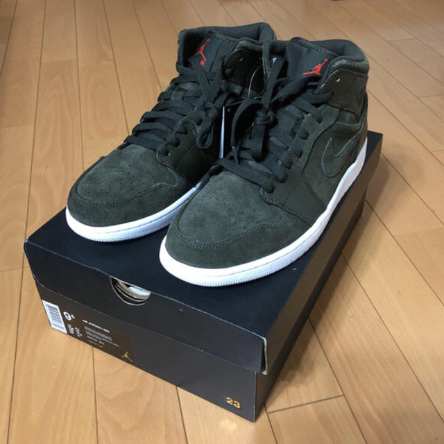 NIKE(ナイキ)のNIKE AIR JORDAN 1MID 27.5cm オリーブグリーン 新品 メンズの靴/シューズ(スニーカー)の商品写真