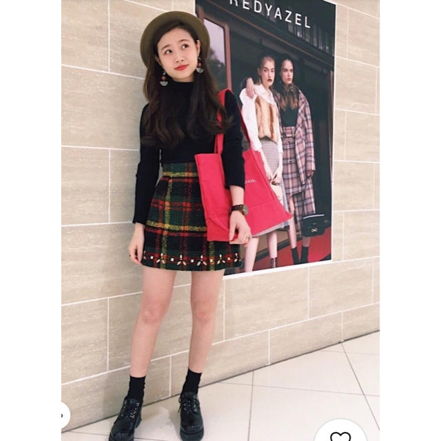 REDYAZEL(レディアゼル)のレディアゼル♡チェックビジューミニスカート レディースのスカート(ミニスカート)の商品写真