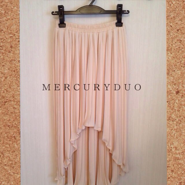 MERCURYDUO(マーキュリーデュオ)のみやちゃん様お取り置き中♡25日まで レディースのスカート(ひざ丈スカート)の商品写真