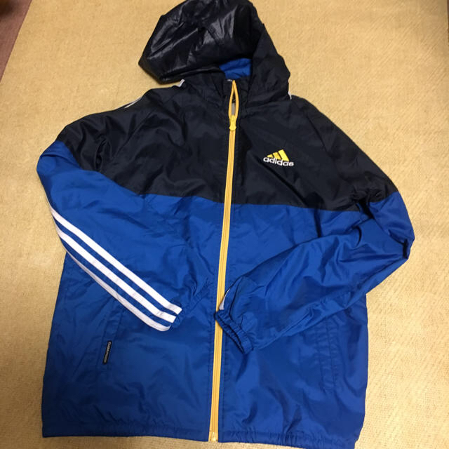 adidas(アディダス)のadidasジャンパー キッズ/ベビー/マタニティのキッズ服男の子用(90cm~)(ジャケット/上着)の商品写真