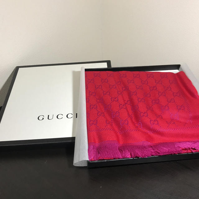 Gucci(グッチ)の新品！GUCCI ストール レディースのファッション小物(ストール/パシュミナ)の商品写真