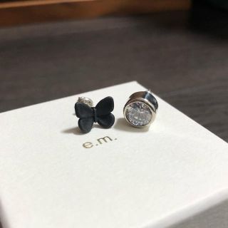 イーエム(e.m.)のe.m. イーエム ピアス 2点セット ジルコニア 黒蝶 クリーニング済み(ピアス)