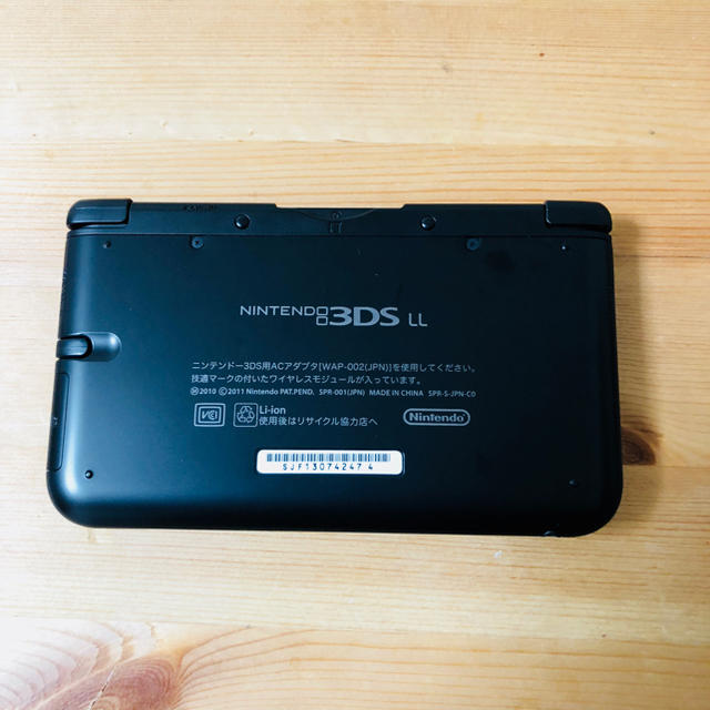 ニンテンドー3DS(ニンテンドー3DS)の3DSLL本体（ブラック） エンタメ/ホビーのゲームソフト/ゲーム機本体(携帯用ゲーム機本体)の商品写真