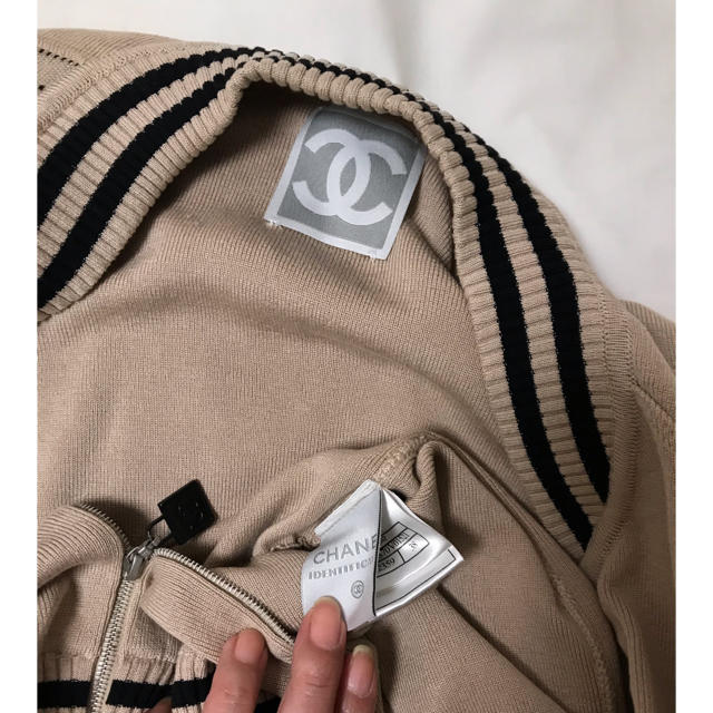 CHANEL(シャネル)のほぼ新品★CHANEL スポーツライン ココマーク ロゴ パーカー シャネル レディースのトップス(カーディガン)の商品写真