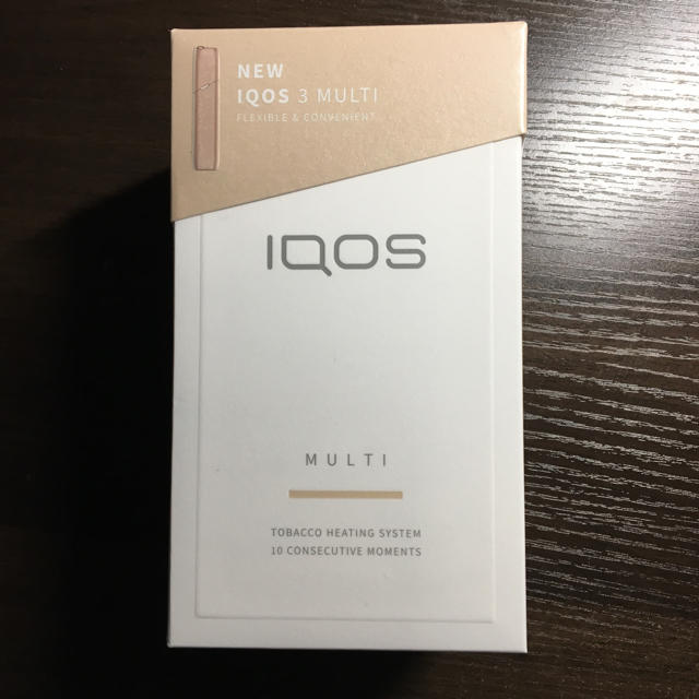IQOS(アイコス)のアイコス3  キット 黒+ゴールド メンズのファッション小物(タバコグッズ)の商品写真