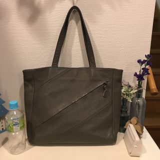 ランバンオンブルー(LANVIN en Bleu)のLANVIN en Blue牛革グレーショルダートートバッグ(トートバッグ)