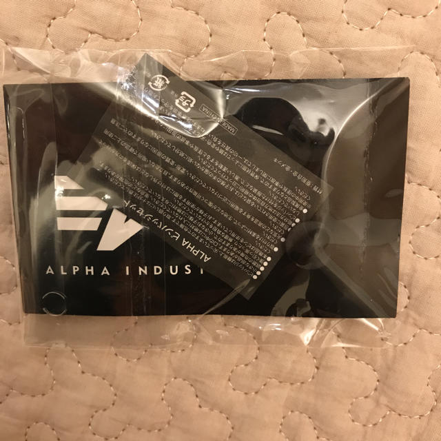 ALPHA INDUSTRIES(アルファインダストリーズ)のアルファインダストリーズ アルファ ピンバッチ メンズのジャケット/アウター(ミリタリージャケット)の商品写真