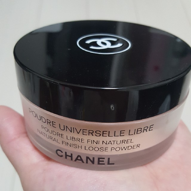 CHANEL(シャネル)のCHANEL♡プードル ユニバーセル リーブル♡ルースパウダー♡ コスメ/美容のベースメイク/化粧品(フェイスパウダー)の商品写真