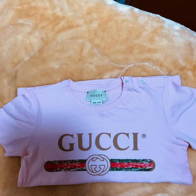 Gucci(グッチ)のGUCCI tシャツ 36M  キッズ/ベビー/マタニティのキッズ服女の子用(90cm~)(Tシャツ/カットソー)の商品写真