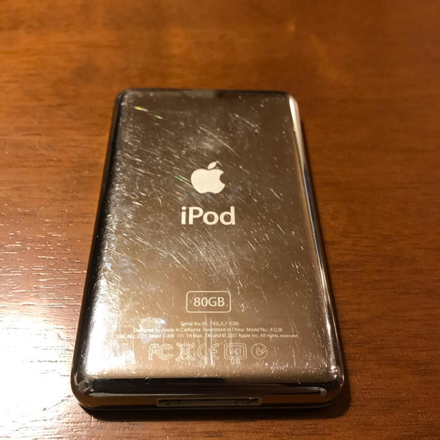 Apple(アップル)のiPod classic 80G Silver スマホ/家電/カメラのオーディオ機器(ポータブルプレーヤー)の商品写真