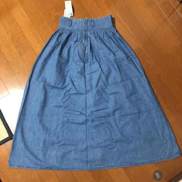 GU(ジーユー)のロング丈 デニムスカート☆タグ付き新品☆ レディースのスカート(ロングスカート)の商品写真