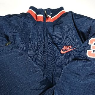 NIKE - NIKE ナイキ ダウンジャケット 刺繍ロゴ ワッペン付き 紺の
