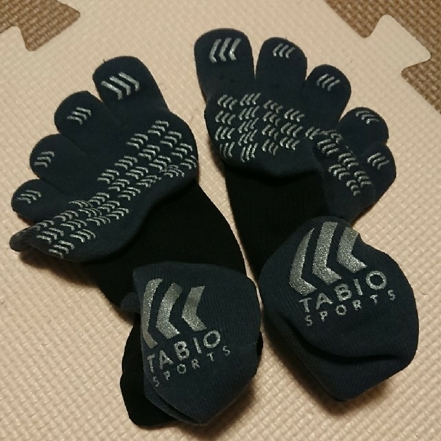 靴下屋(クツシタヤ)の【やま様専用！】Tabio sports レーシングラン5本指ソックス スポーツ/アウトドアのランニング(その他)の商品写真