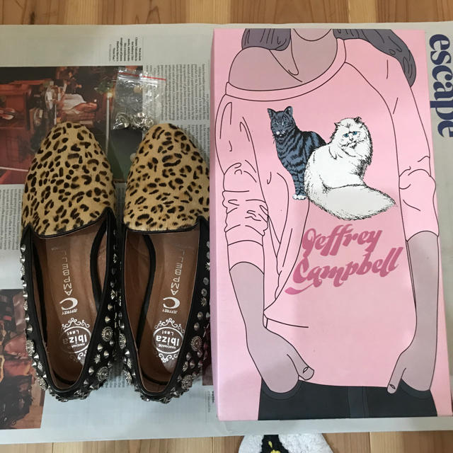 JEFFREY CAMPBELL(ジェフリーキャンベル)の【keira様専用】ジェフリーキャンベル レザースタッズ ローファー 24.0 レディースの靴/シューズ(ローファー/革靴)の商品写真