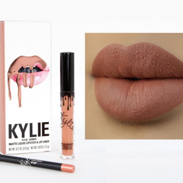 Kylie Cosmetics(カイリーコスメティックス)の新品未使用！Kylie Cosmetics Exposed マットリップキット コスメ/美容のベースメイク/化粧品(口紅)の商品写真