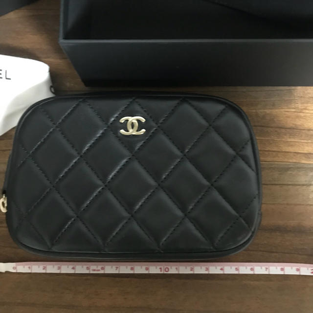 CHANEL(シャネル)の新品未使用品！ CHANEL ポーチ レディースのファッション小物(ポーチ)の商品写真