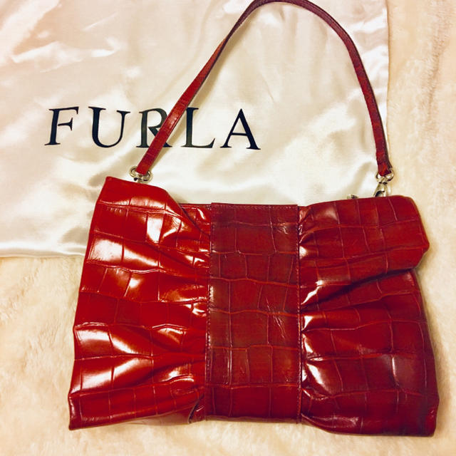 FURLA フルラ リボン型 クラッチ