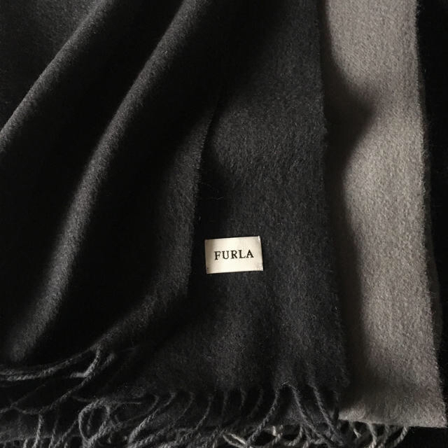 Furla(フルラ)のグレー カシミア中判ストール フルラ 美品 レディースのファッション小物(ストール/パシュミナ)の商品写真