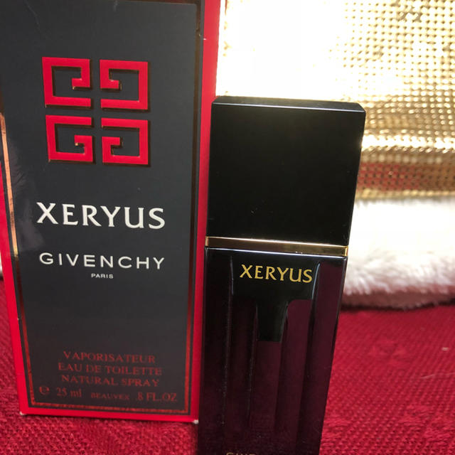 GIVENCHY(ジバンシィ)のジバンシイ香水25ml コスメ/美容の香水(香水(女性用))の商品写真