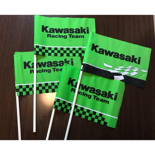 カワサキ(カワサキ)のkawasaki フラッグ5本セット 柳川明 自動車/バイクの自動車/バイク その他(その他)の商品写真