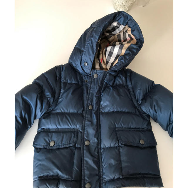 BURBERRY(バーバリー)のkids Burberryダウンジャケット キッズ/ベビー/マタニティのキッズ服男の子用(90cm~)(ジャケット/上着)の商品写真