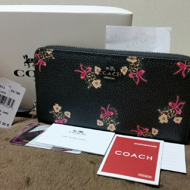 COACH(コーチ)のCOACH 28444黒の花柄可愛い長財布新品未使用 レディースのファッション小物(財布)の商品写真