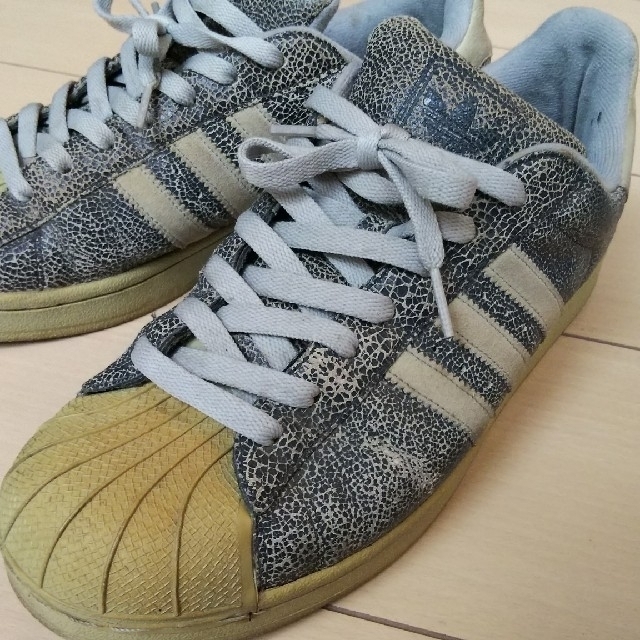 adidas(アディダス)の限定 adidas superstar ｱﾃﾞｨﾀﾞｽｽｰﾊﾟｰｽﾀｰ ｼｬｰｸ メンズの靴/シューズ(スニーカー)の商品写真