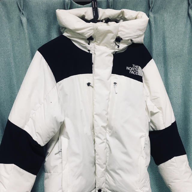 THE NORTH FACE(ザノースフェイス)のノースフェイス バルトロライトジャケット 白 ゆい様専用 メンズのジャケット/アウター(ダウンベスト)の商品写真