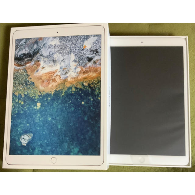 iPad(アイパッド)のiPad pro10.5 256GB Cellularモデル 新品 スマホ/家電/カメラのPC/タブレット(タブレット)の商品写真