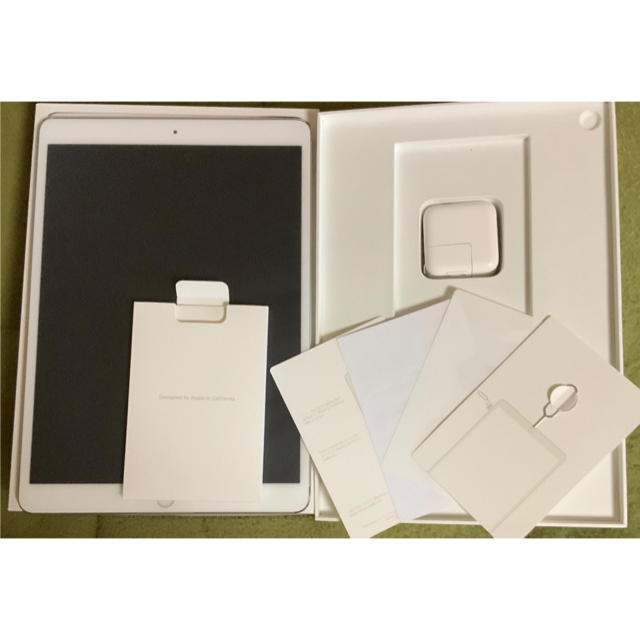 iPad(アイパッド)のiPad pro10.5 256GB Cellularモデル 新品 スマホ/家電/カメラのPC/タブレット(タブレット)の商品写真