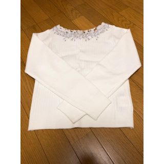 ミッシュマッシュ(MISCH MASCH)の【1/20まで値下げ中！】MISCH MASCH ビジュー刺繍付きニット🌼(ニット/セーター)