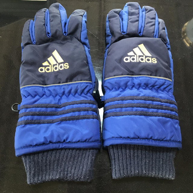 adidas(アディダス)のキッズ アディダス 手袋専用です。 キッズ/ベビー/マタニティのこども用ファッション小物(手袋)の商品写真