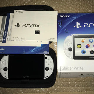 プレイステーションヴィータ(PlayStation Vita)のPSVita PCH-2000 White Wi-Fiモデル メモカあり(携帯用ゲーム機本体)
