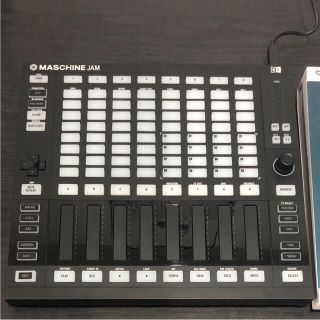 NI Maschine Jam(MIDIコントローラー)