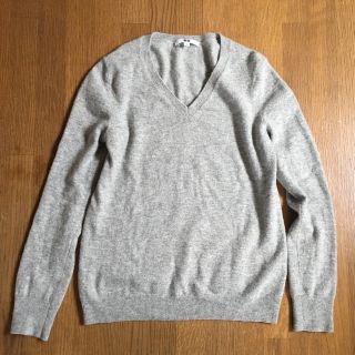 ユニクロ(UNIQLO)の※カホ様専用※ユニクロ カシミヤVネックセーター L カシミヤ100% ニット(ニット/セーター)