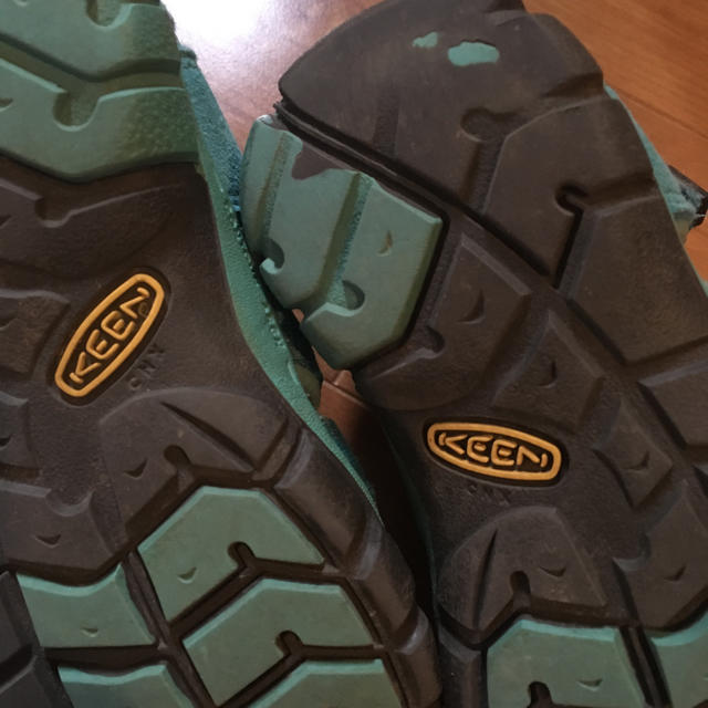 KEEN(キーン)のKEEN 16センチ 水陸両用サンダル キッズ/ベビー/マタニティのキッズ靴/シューズ(15cm~)(サンダル)の商品写真