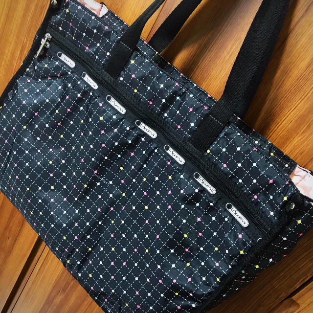 LeSportsac(レスポートサック)のLeSportsac レスポートサック  ラージ トートバッグ レディースのバッグ(トートバッグ)の商品写真