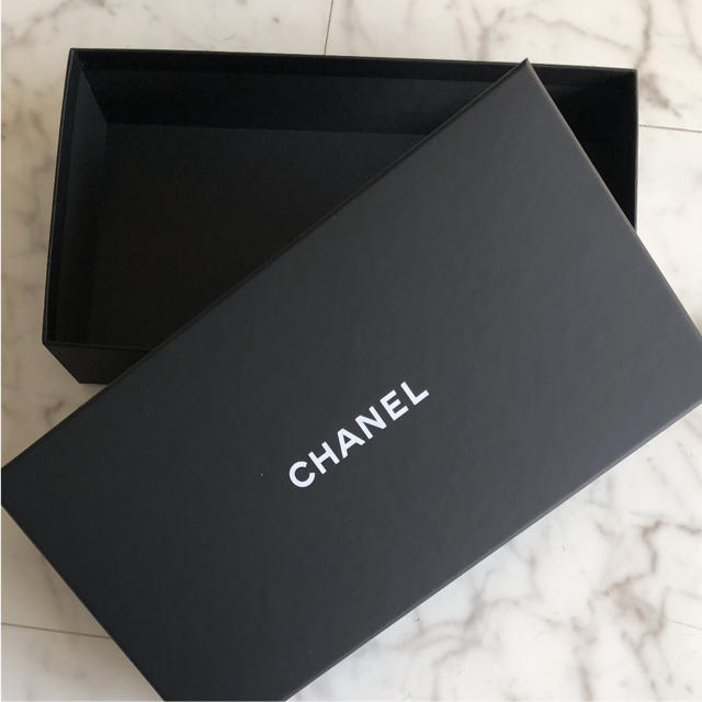 CHANEL(シャネル)のシャネル クリスマス限定カメリア レディースのバッグ(ショップ袋)の商品写真