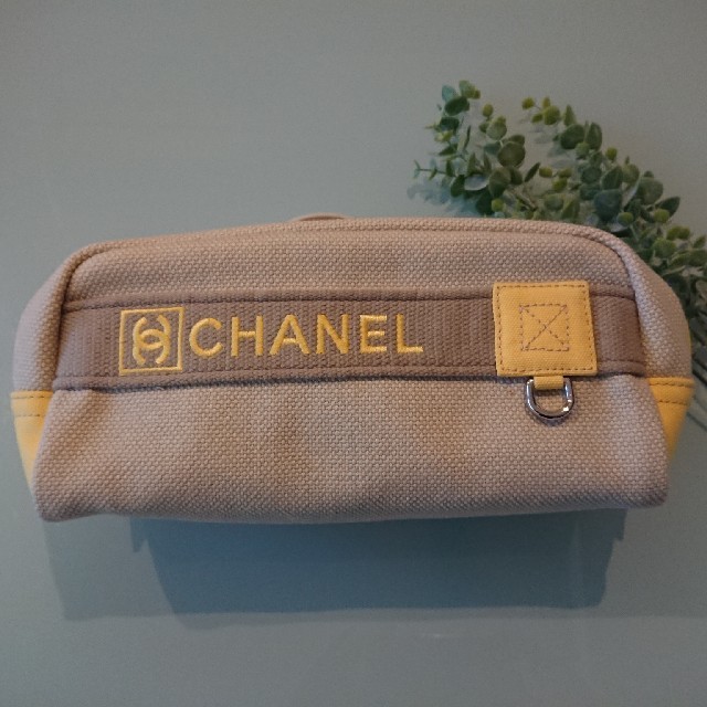 CHANEL(シャネル)のCHANEL ポーチ レディースのファッション小物(ポーチ)の商品写真