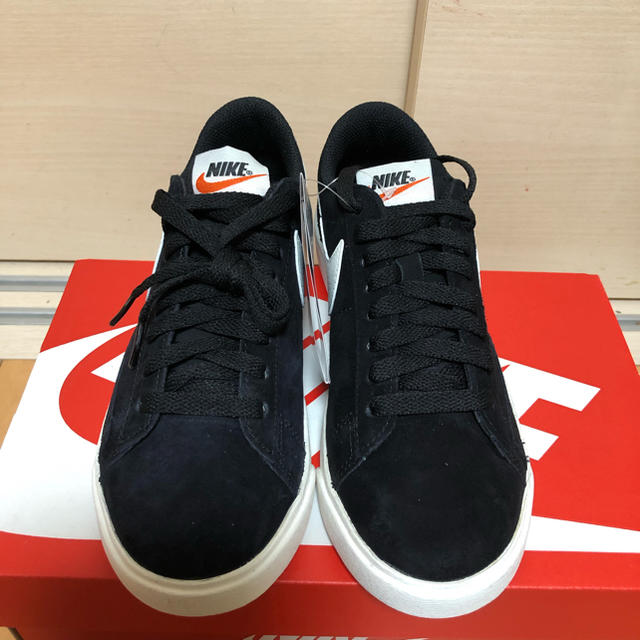 NIKE(ナイキ)のNIKE W BLAZER LOW SD  ナイキ ブレーザー LOW SD レディースの靴/シューズ(スニーカー)の商品写真