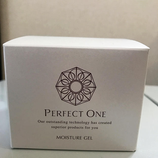 PERFECT ONE(パーフェクトワン)のパーフェクトワン モイスチャージェル 75g  新品未使用 コスメ/美容のスキンケア/基礎化粧品(オールインワン化粧品)の商品写真