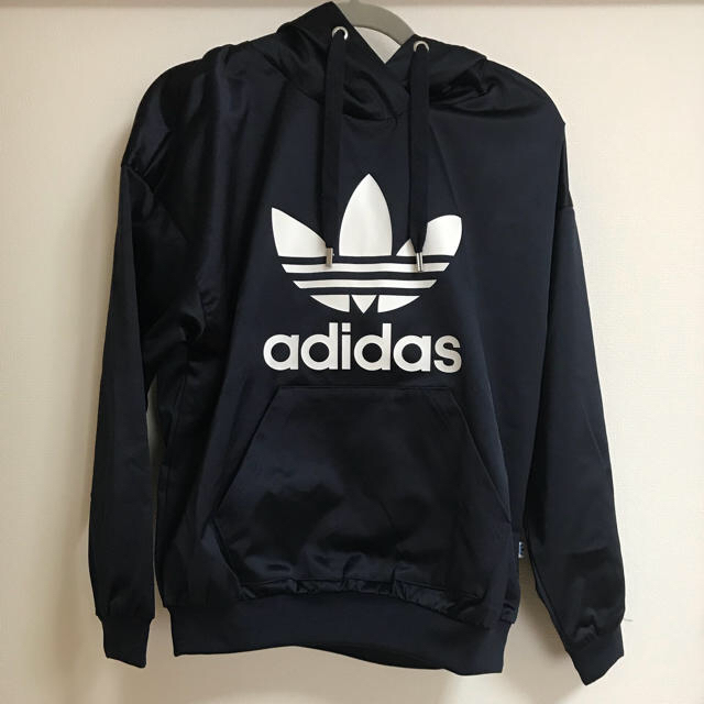 adidas original パーカー