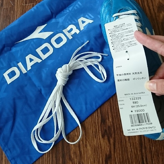 DIADORA(ディアドラ)の新品未使用 25cm DIADORAスパイク スポーツ/アウトドアのサッカー/フットサル(シューズ)の商品写真