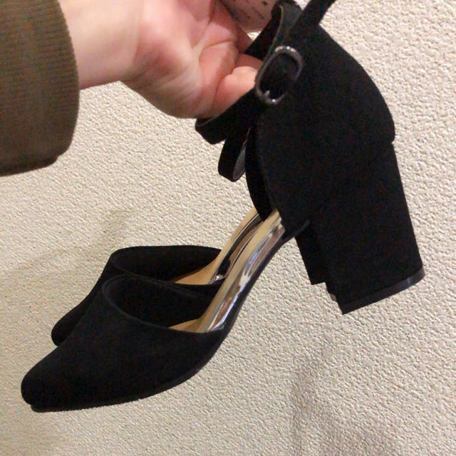 新品 タグ付き 黒 パンプス レディースの靴/シューズ(ハイヒール/パンプス)の商品写真