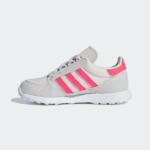 adidas(アディダス)の新品 アディダス  スニーカー キッズ/ベビー/マタニティのキッズ靴/シューズ(15cm~)(スニーカー)の商品写真