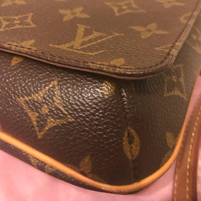 LOUIS VUITTON   ショルダーバッグ