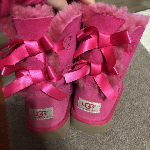 UGG(アグ)のugg  ムートン  リボン レディースの靴/シューズ(ブーツ)の商品写真